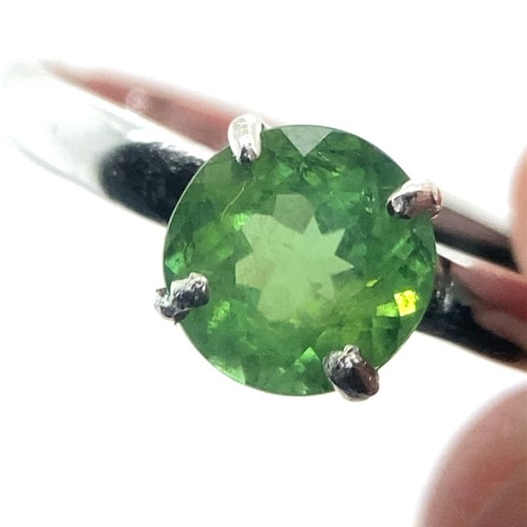 Peridot 1.39ct Platinum Finish Solid 925 Sterling Silver Ring - Picture 1 of 7